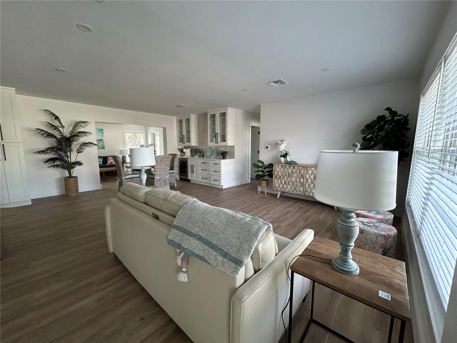 1625 Idle Ln photo 4