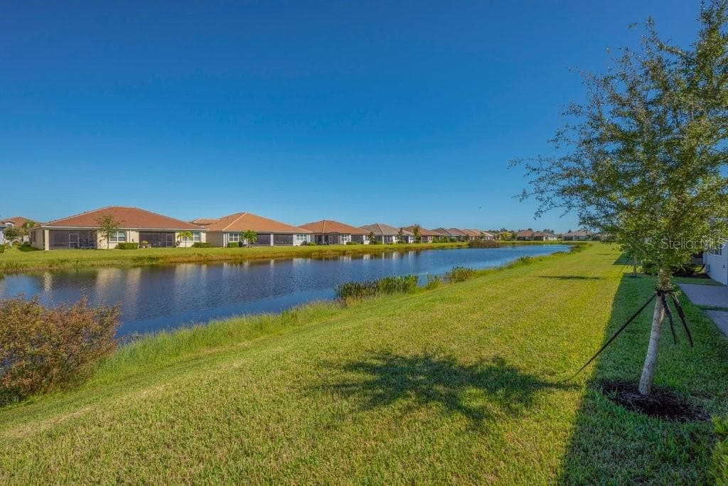 4922 Sienna Isles Ave photo 3