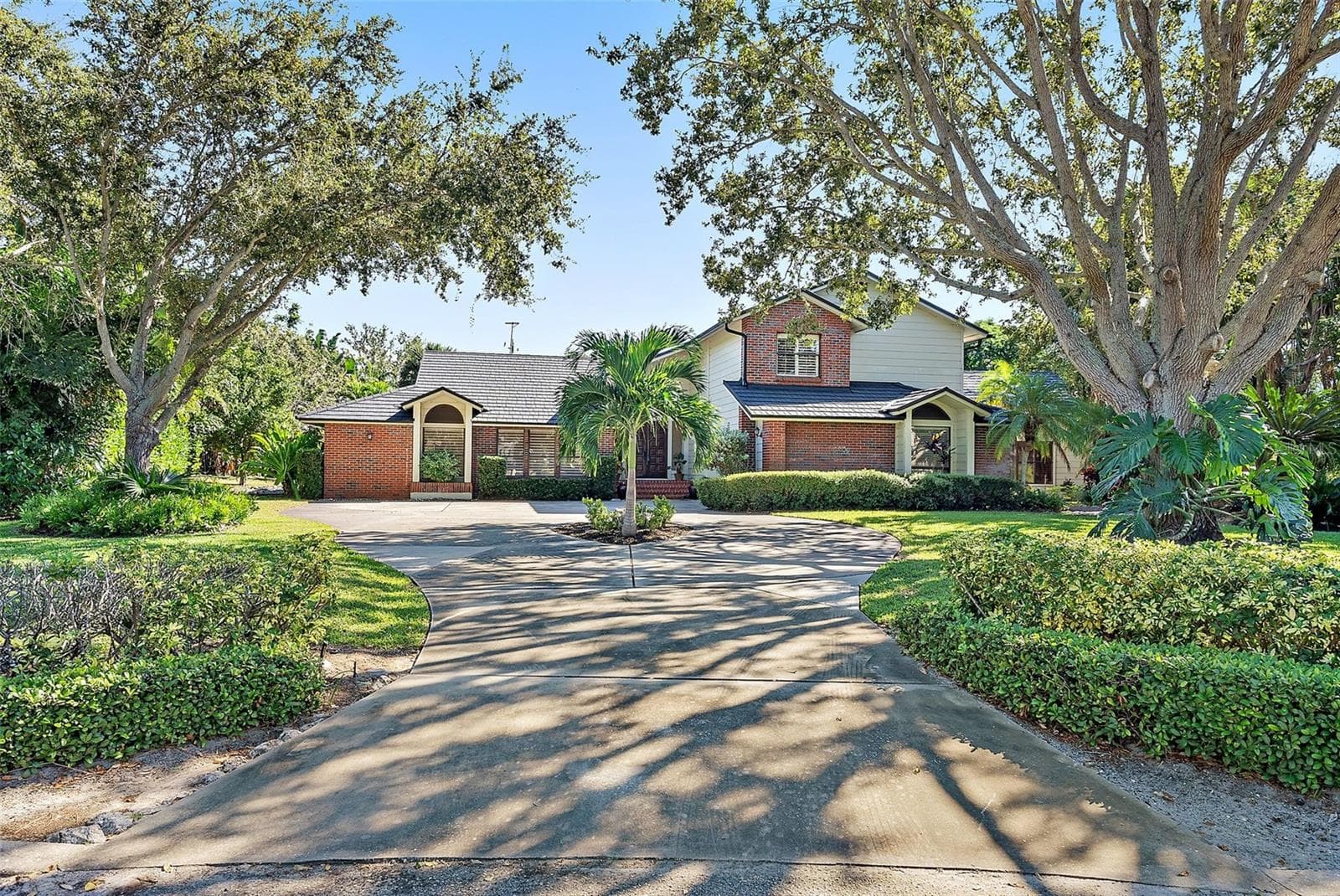 2371 Landings Cir