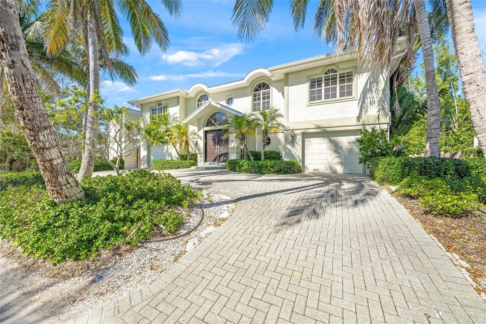 569 Juan Anasco Dr photo 3