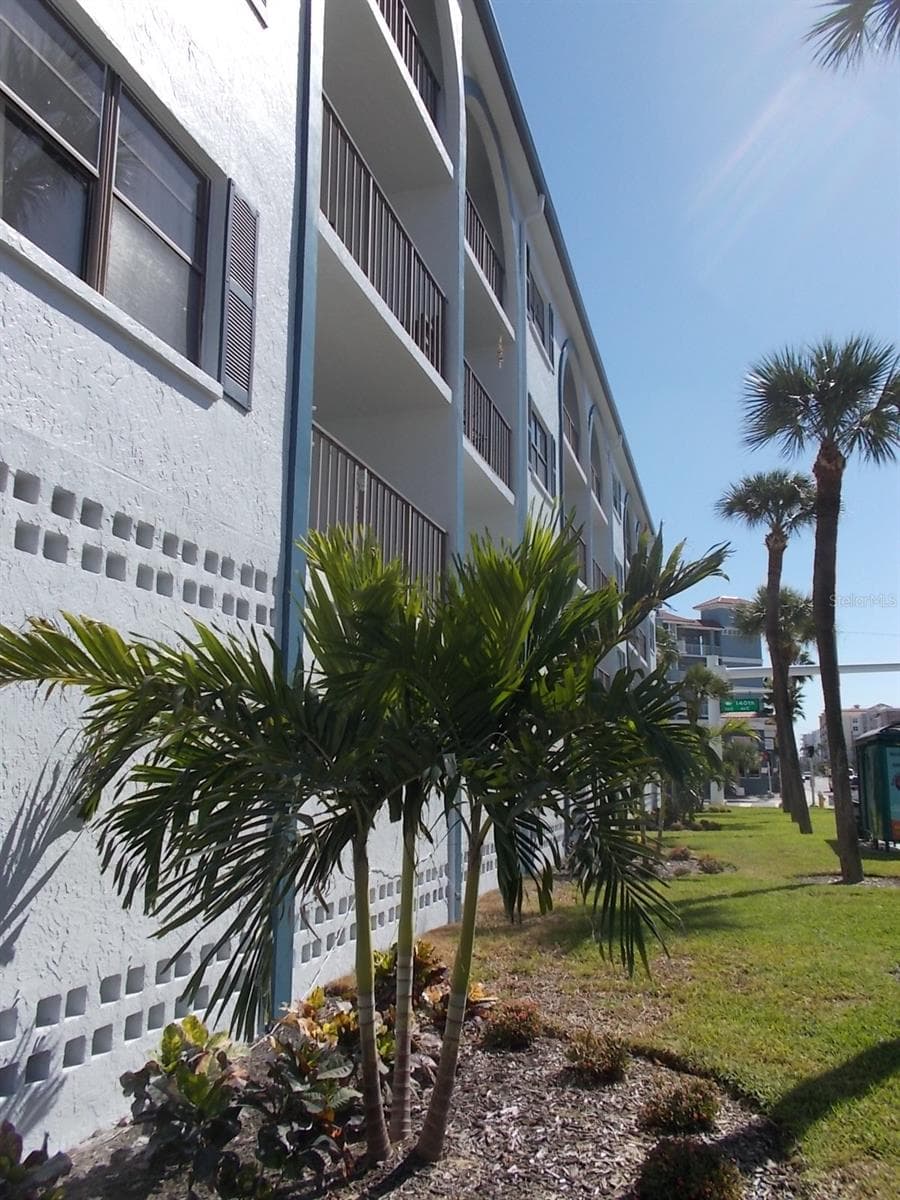 14001 Gulf Blvd #407 photo 3