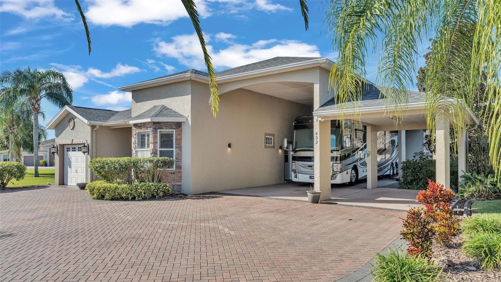 402 Cruisers Dr photo 3