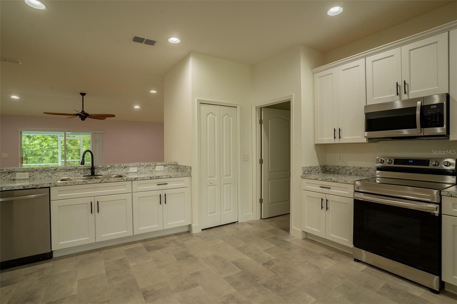 230 Cove At Eagle Lake Cir photo 4