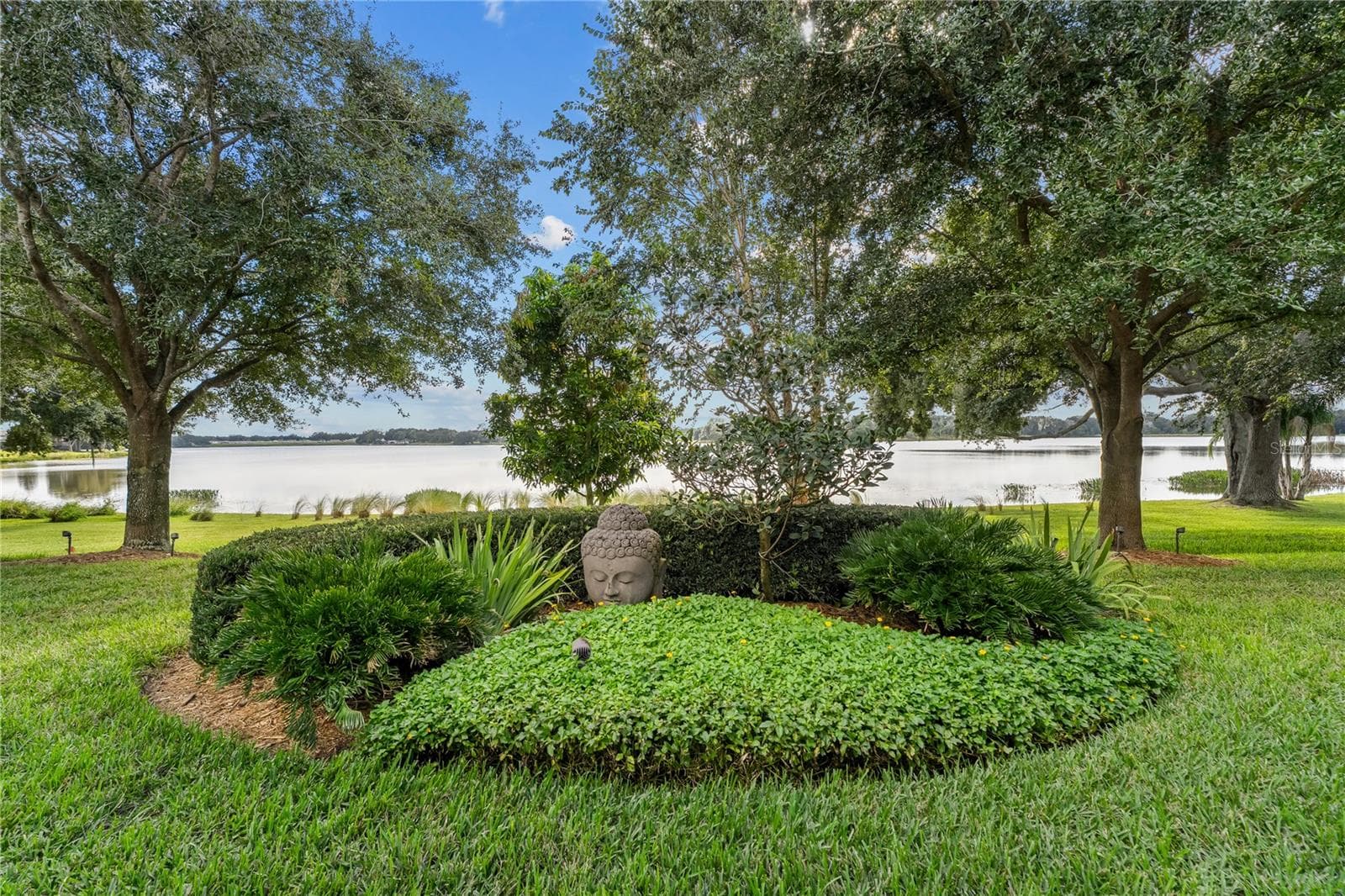 414 Meandering Way photo 5