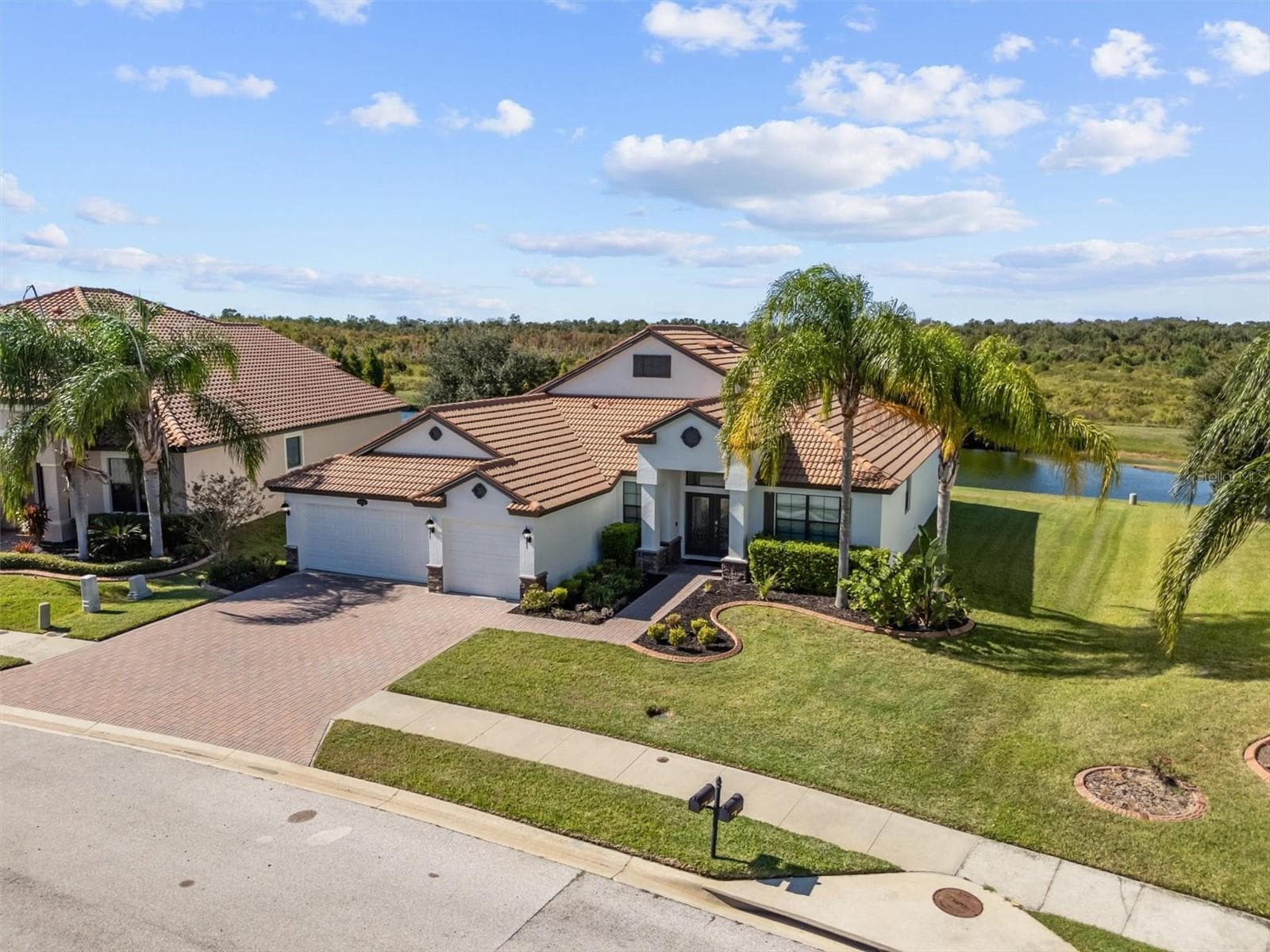 4056 Sunset Lake Dr photo 3