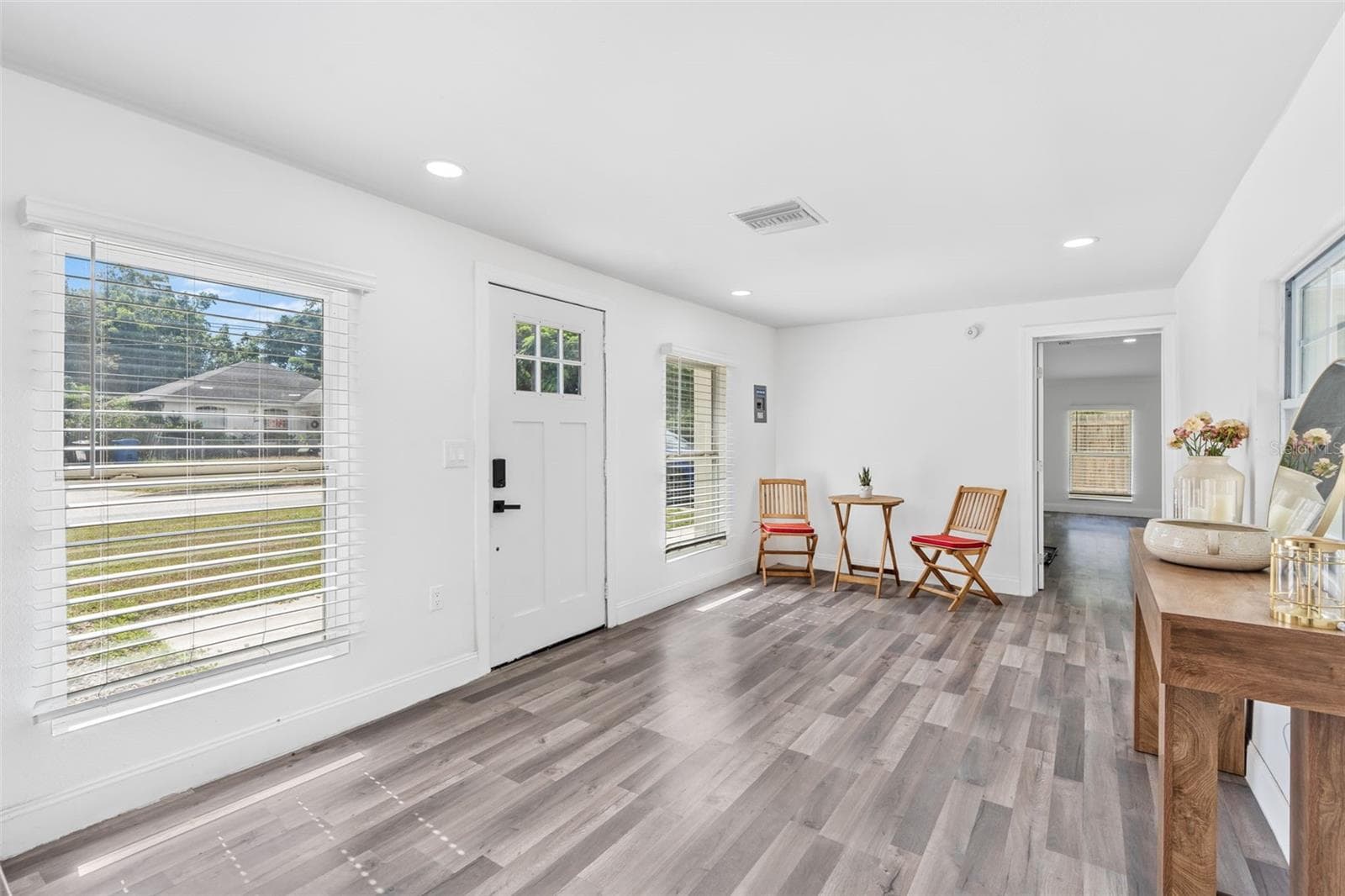 2201 50th Ave N photo 4