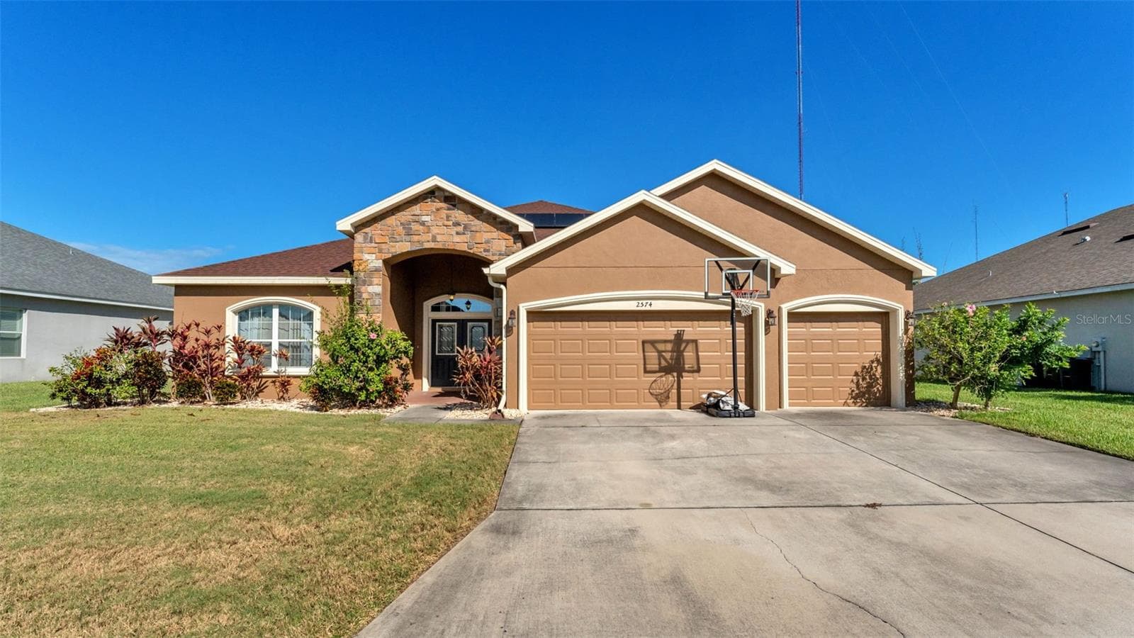 2574 Highlands Creek Way
