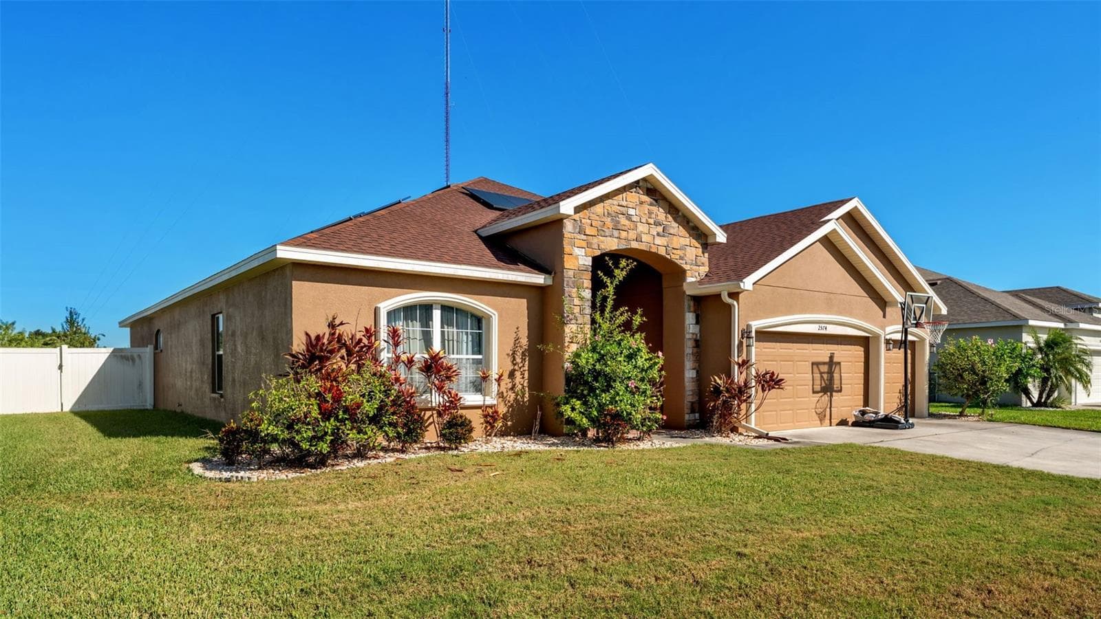 2574 Highlands Creek Way photo 3