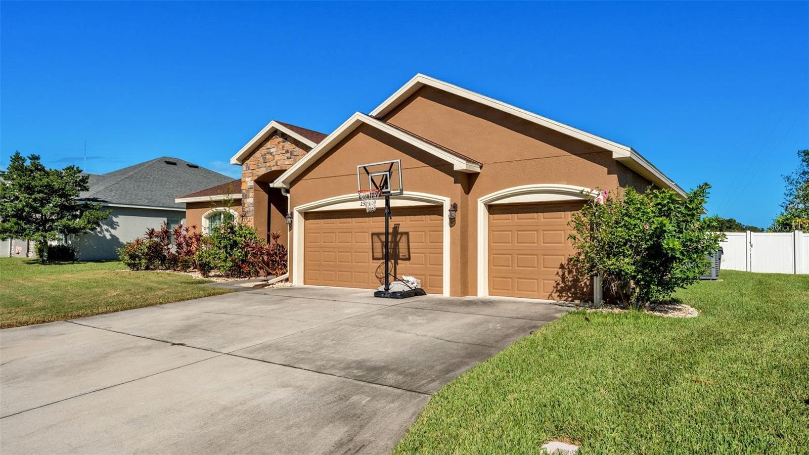 2574 Highlands Creek Way photo 4