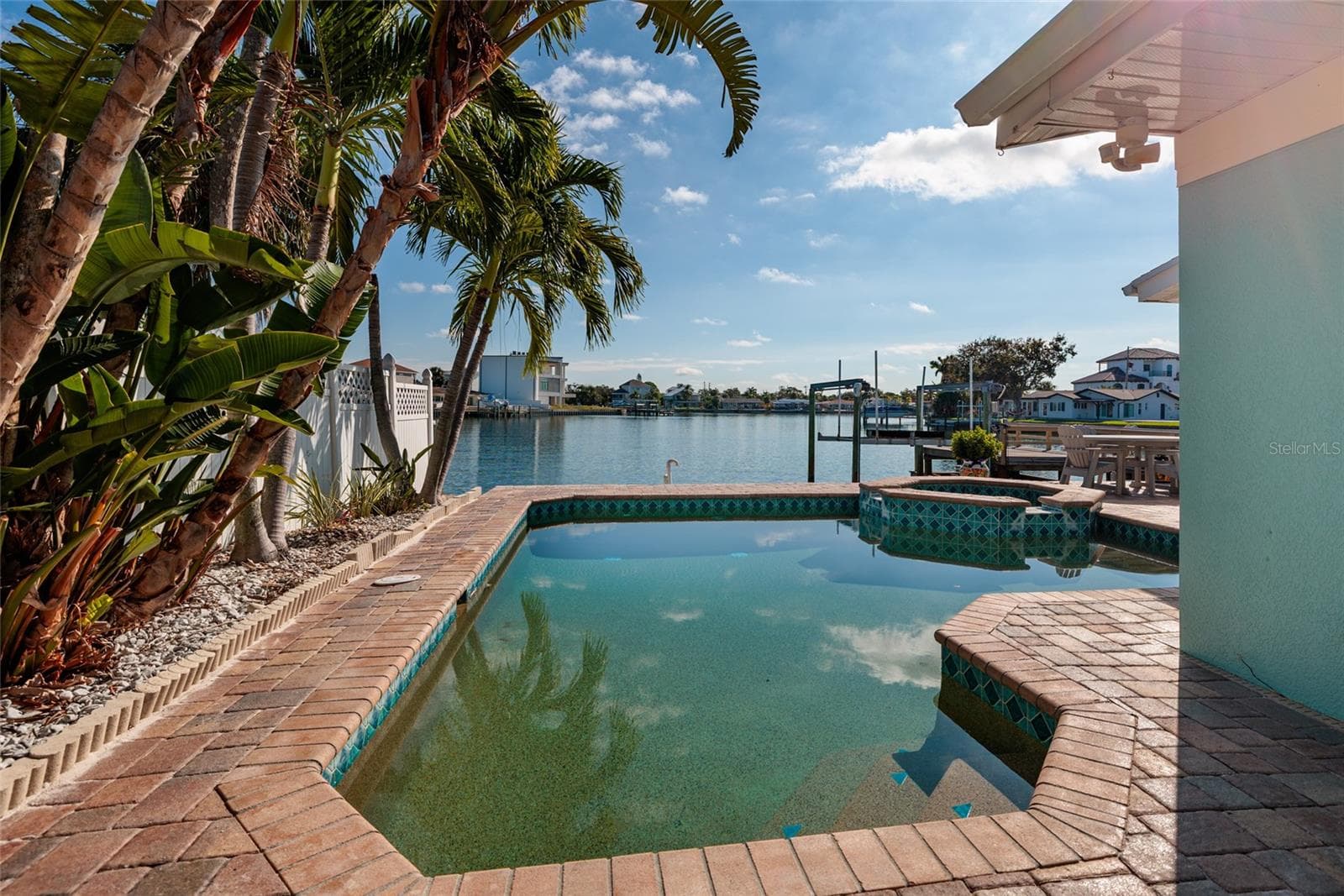 1440 Sea Gull Dr S photo 4