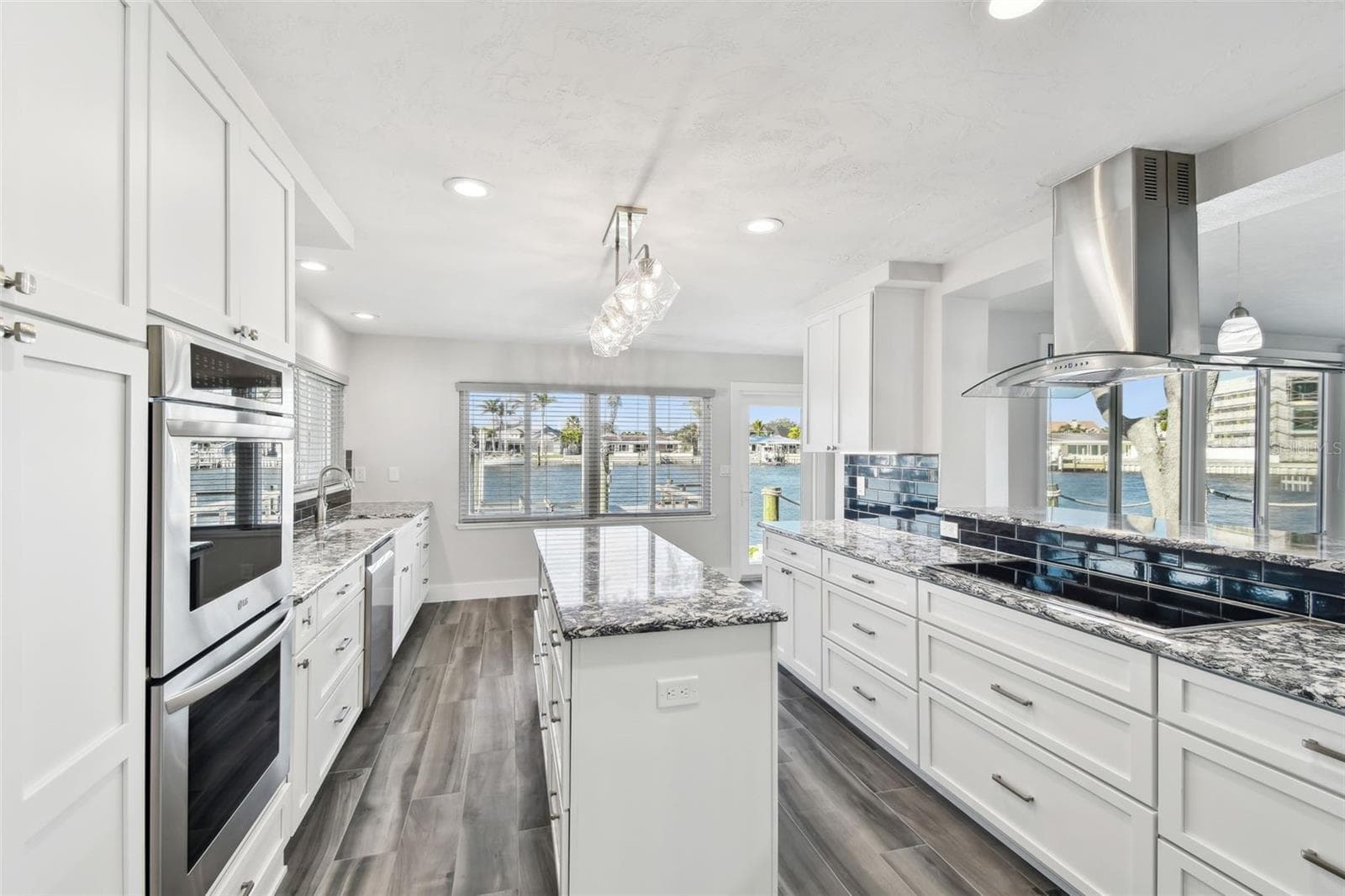 1514 Sea Gull Dr S photo 3