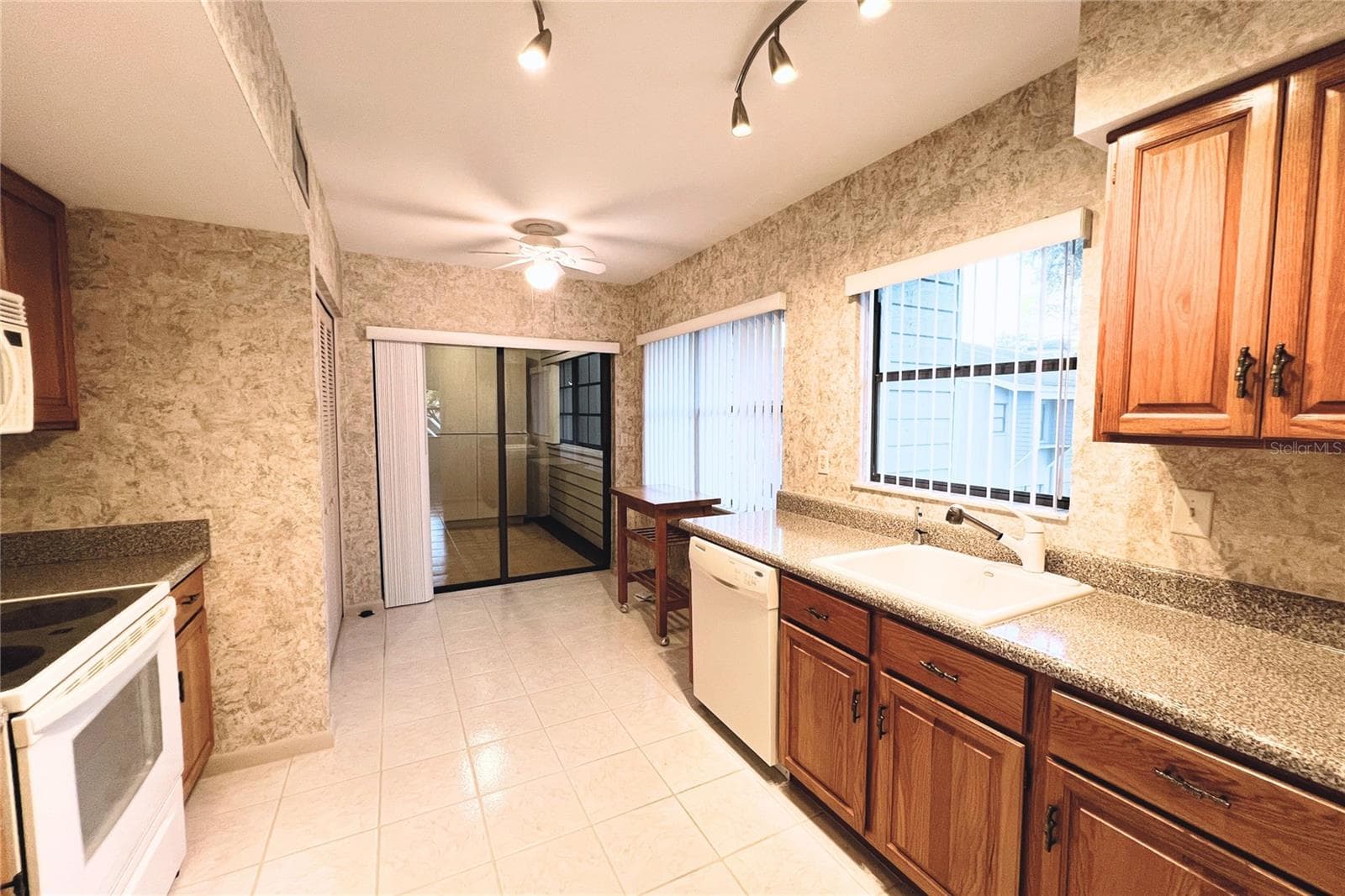 10606 Longwood Dr #203B photo 5