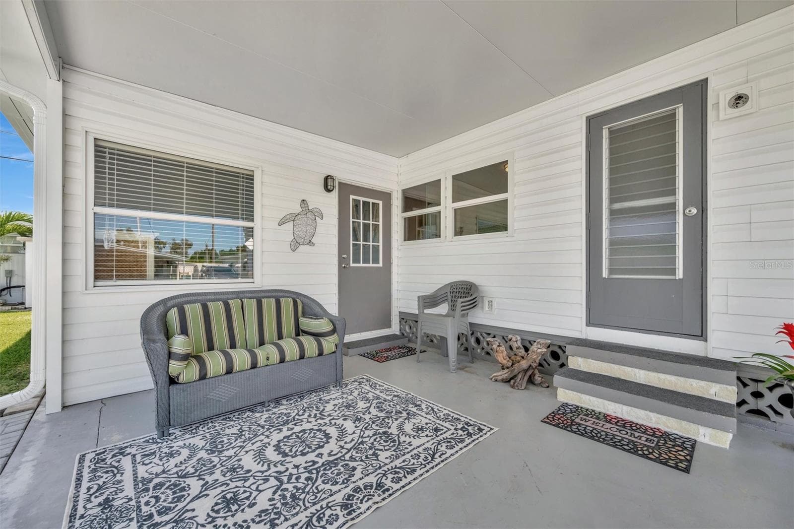 247 Palm Ln photo 3
