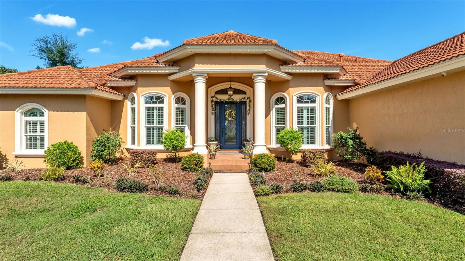 237 McLean Pt photo 3