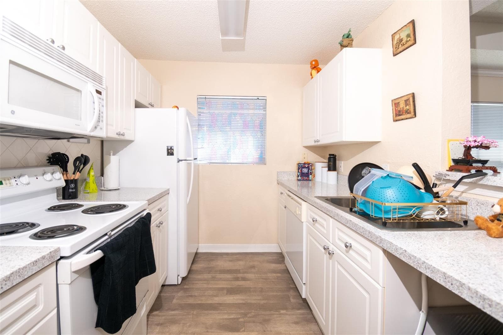 18001 Richmond Place Dr #1137 photo 3