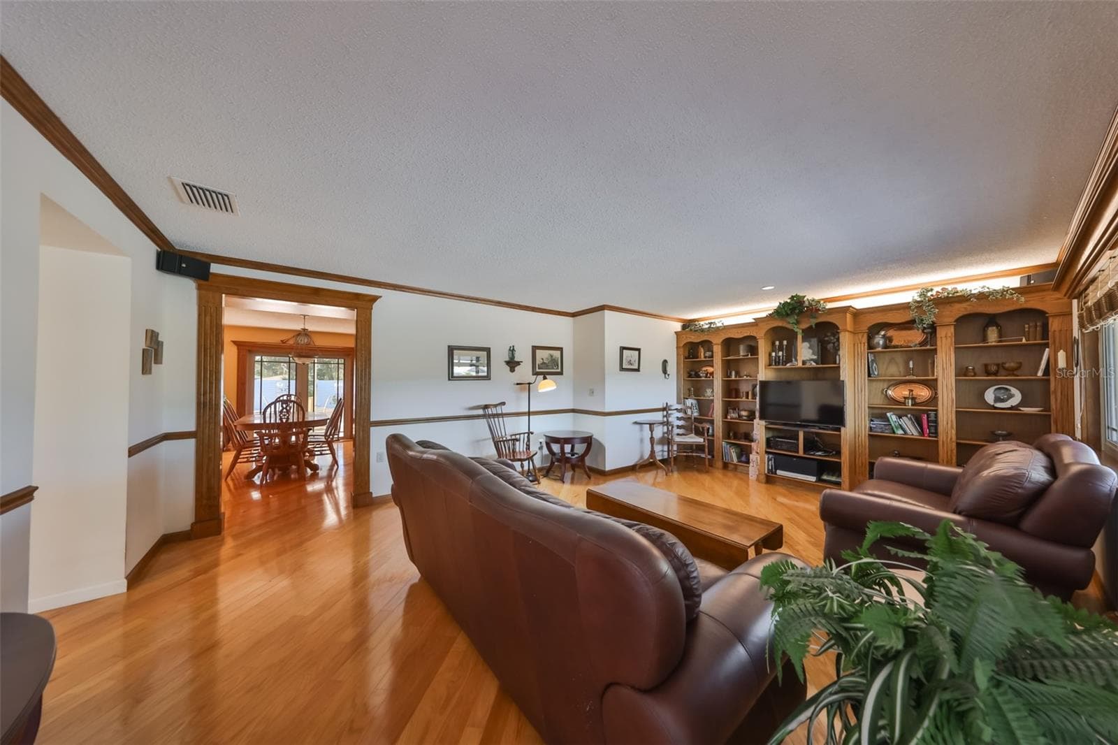 1818 Danbury Dr photo 5