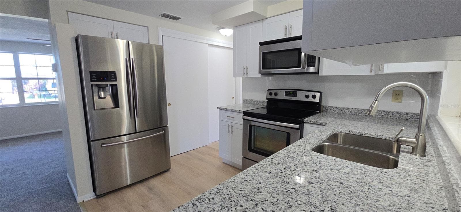 4102 Dalwood Dr photo 3