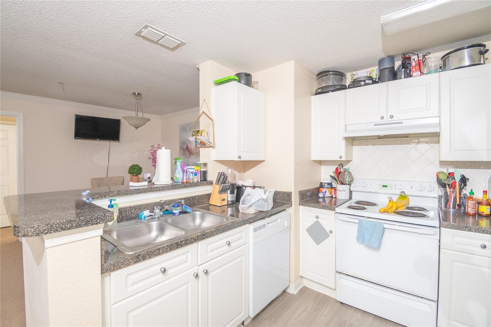 18001 Richmond Place Dr #735 photo 4