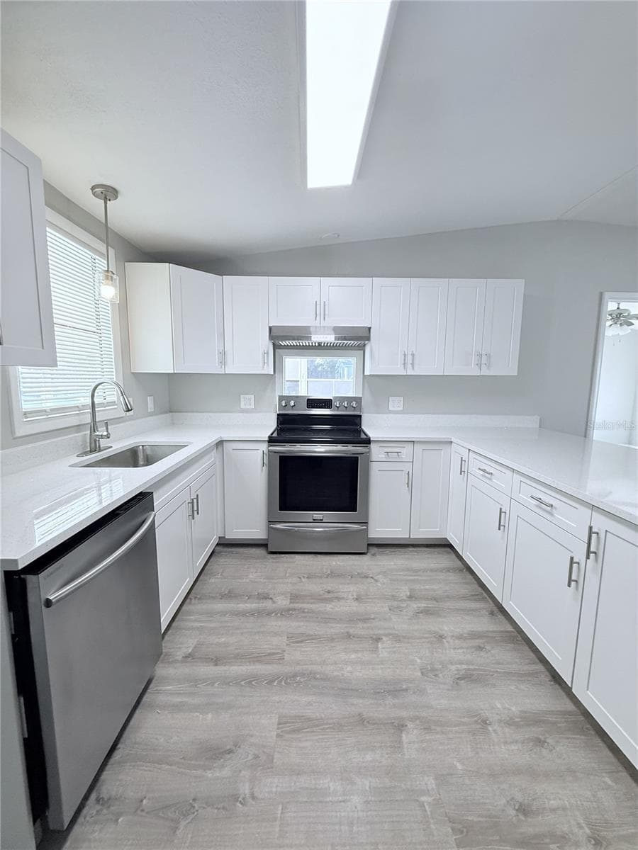 5316 Ixora St photo 5
