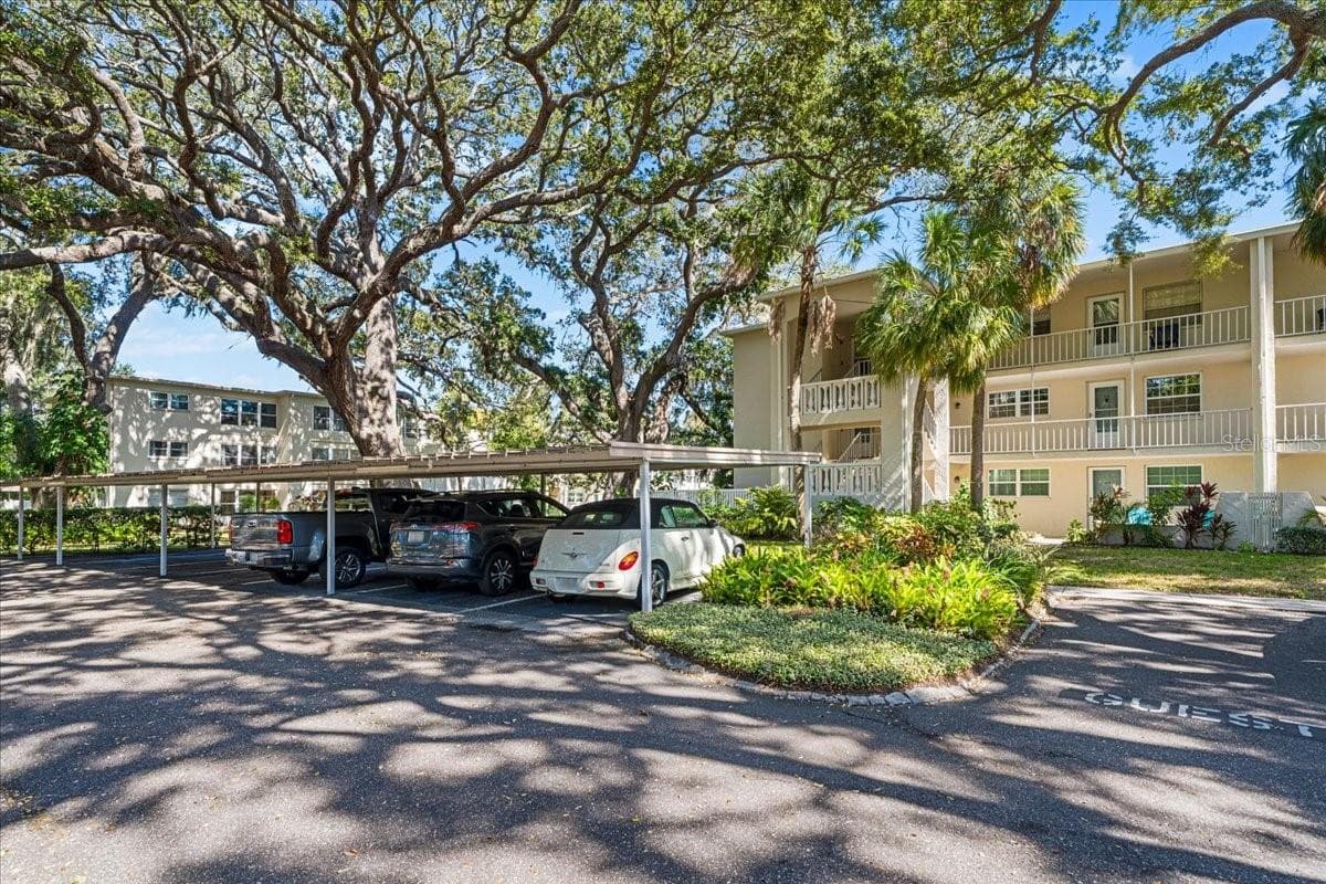 821 Patricia Ave #202