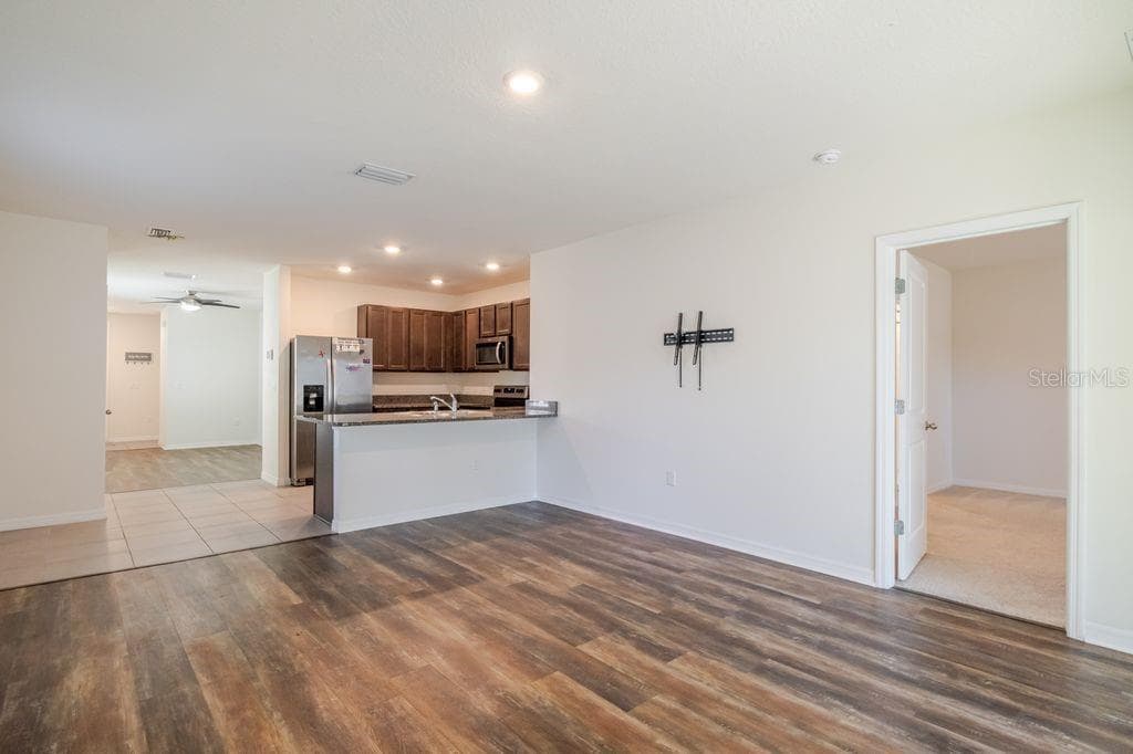 10945 Trailing Vine Dr photo 5
