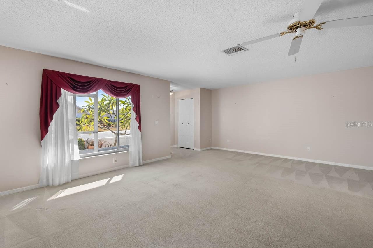 910 Bluewater Dr photo 3