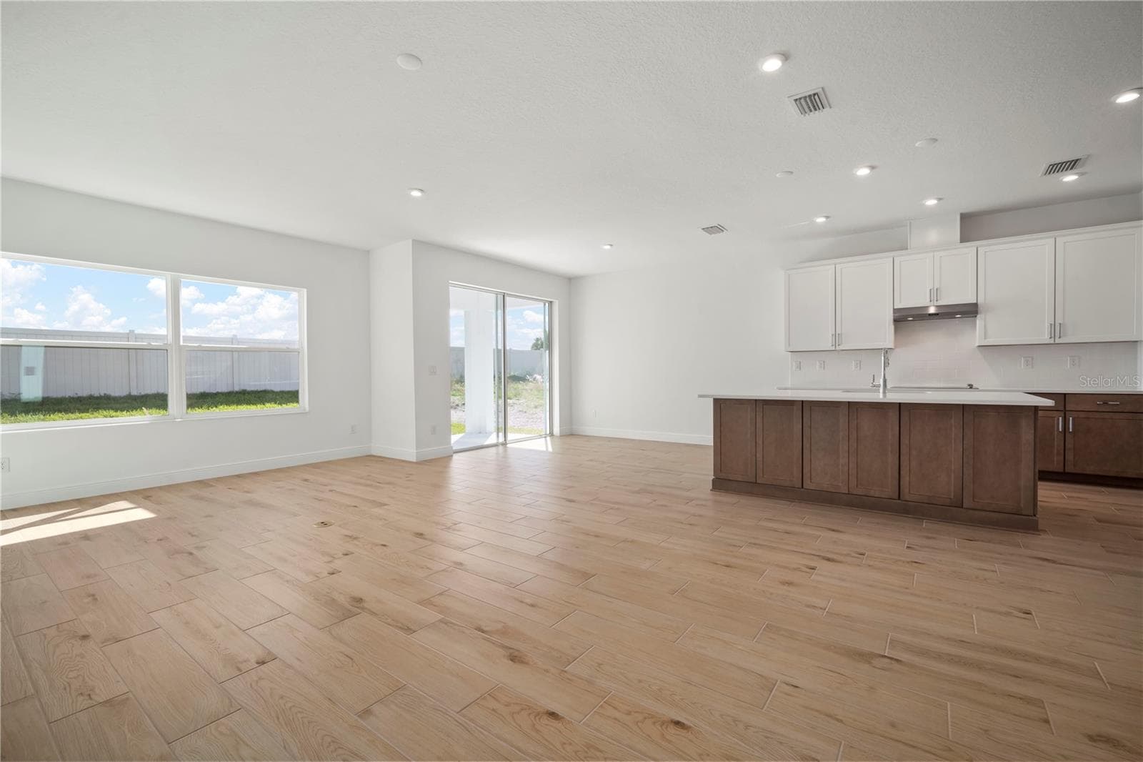 2945 Stewart Creek Cir photo 4