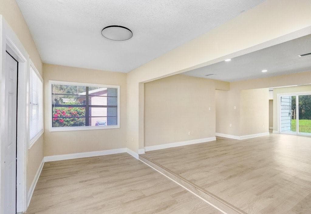 10414 Richardson St photo 4