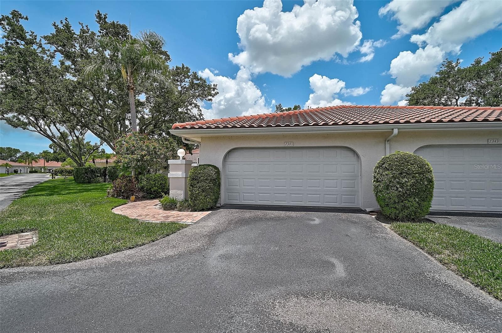 7341 Golf Pointe Cir photo 4