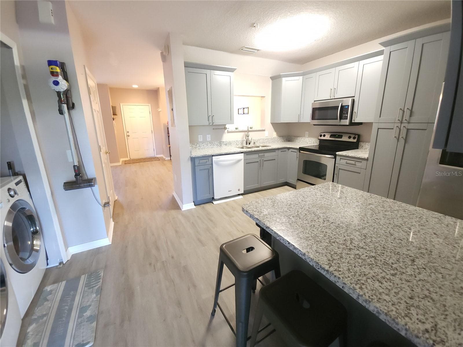 1211 Haddington Way photo 3