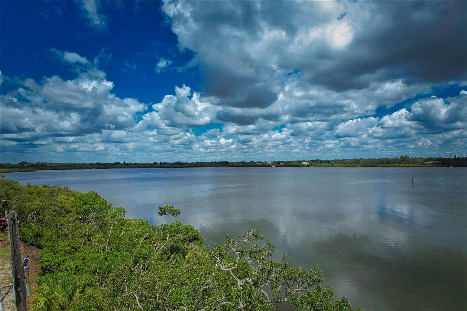 160 Bayshore Dr