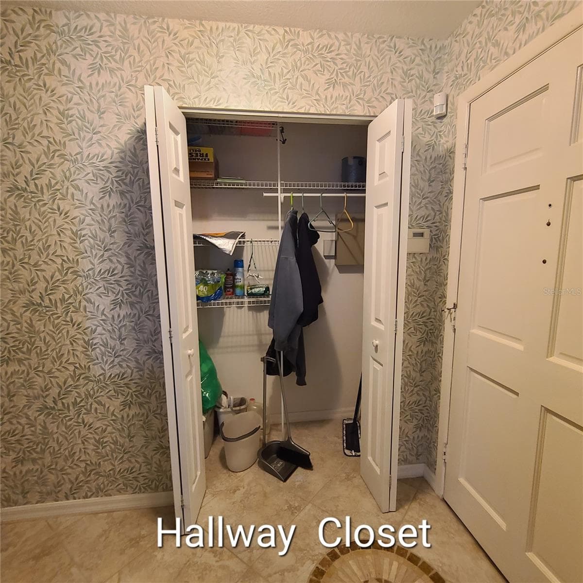 220 Buttonwood Cir #220 photo 5