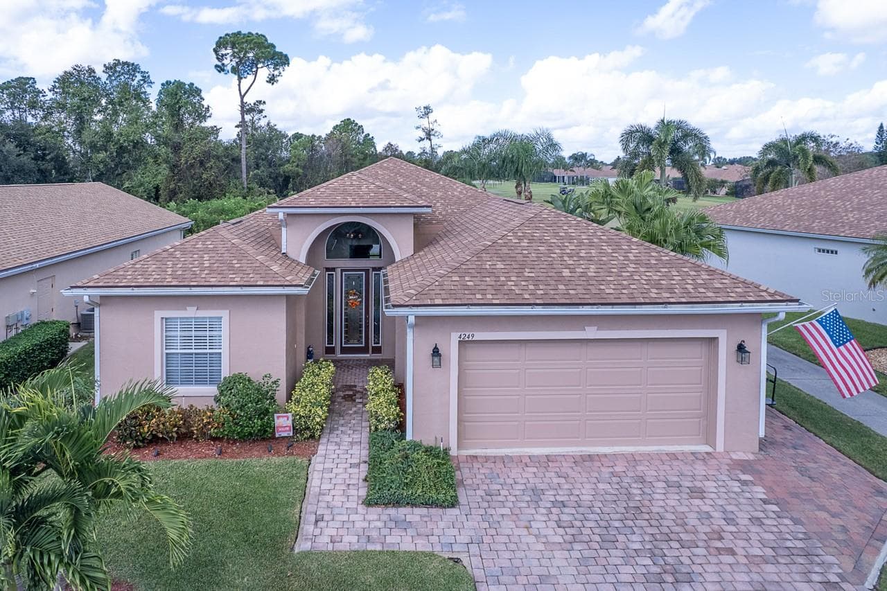 4249 Berwick Dr photo 3