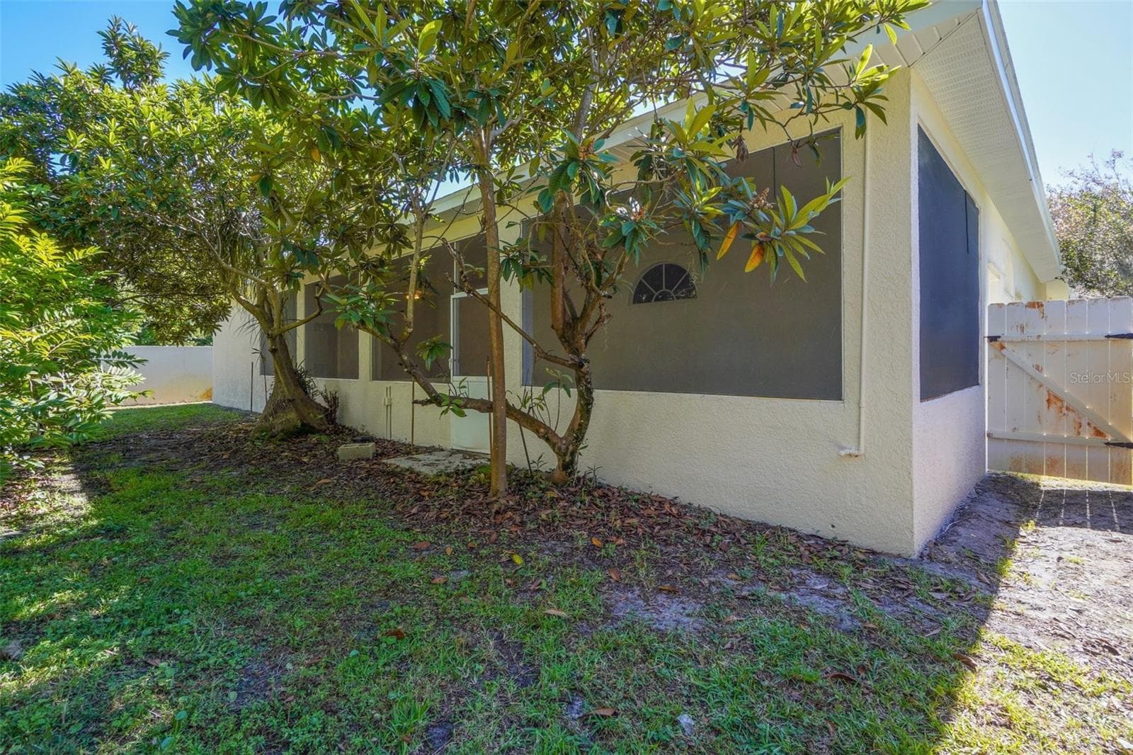 13750 Dowling Ln photo 3