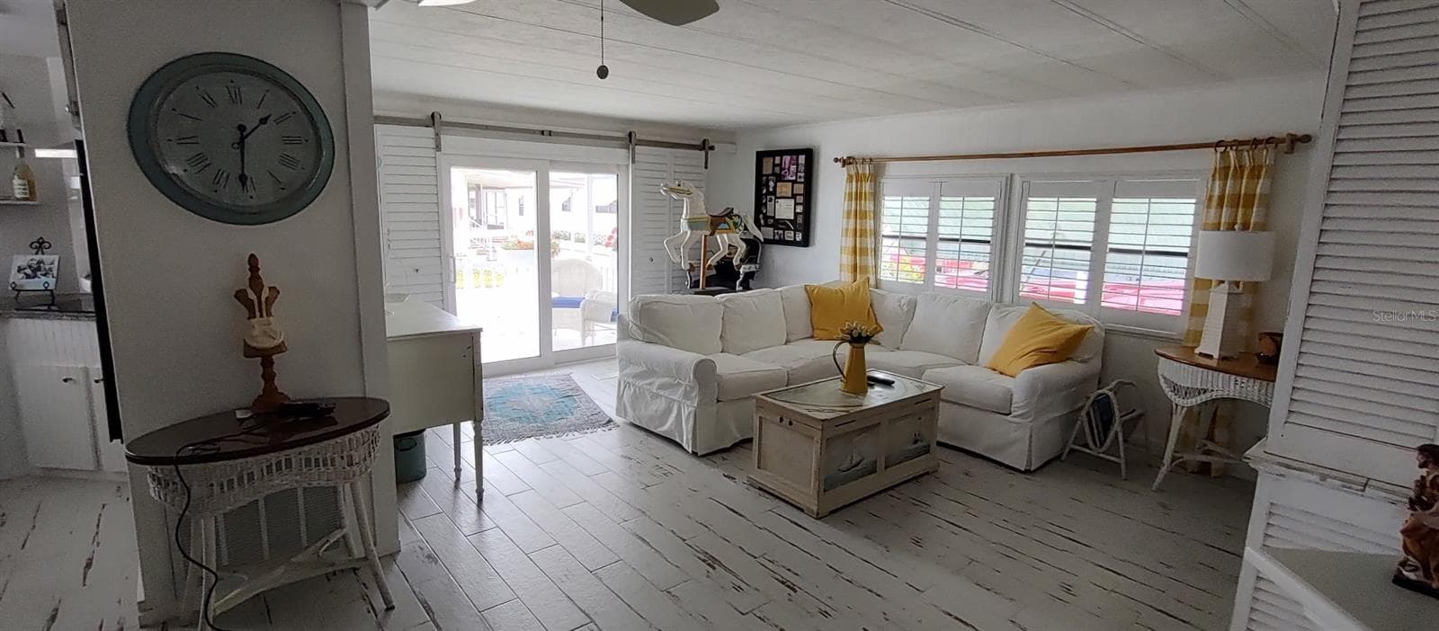 123 Dolphin Dr S