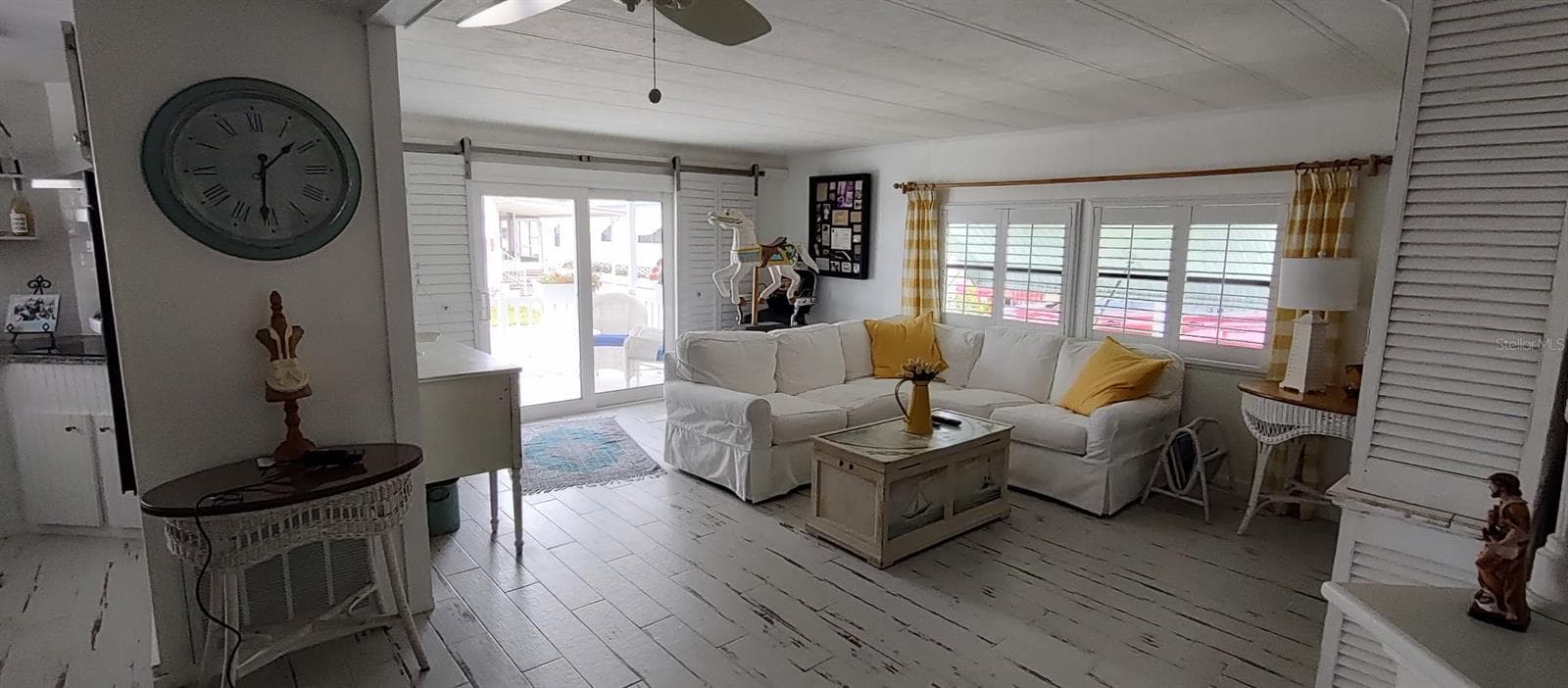 123 Dolphin Dr S photo 5