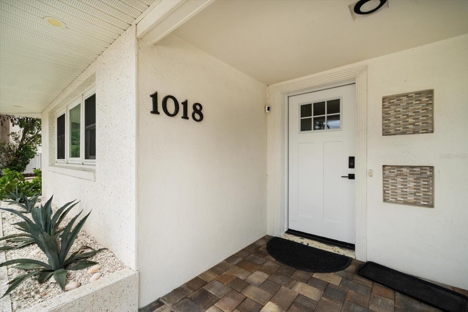 1018 Bay Esplanade photo 4