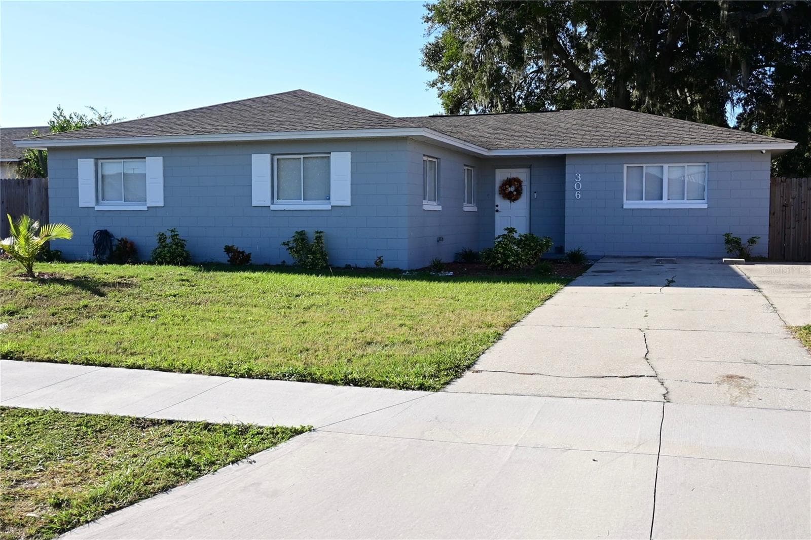 306 Fern Rd photo 3