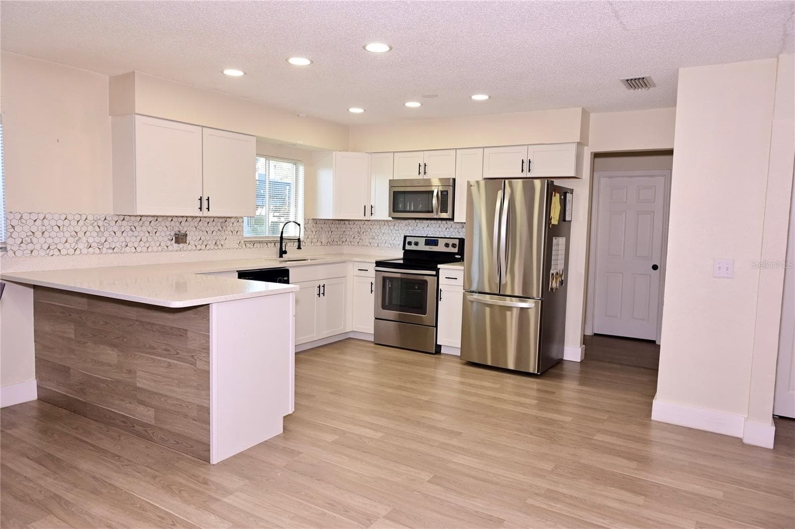 306 Fern Rd photo 4