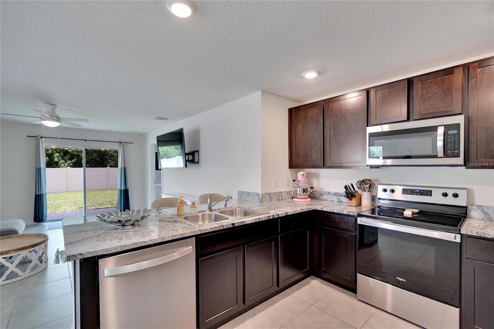 5547 Logan Cave Ave photo 4