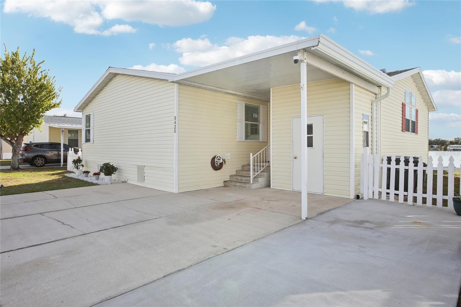 8420 Fantasia Park Way photo 4