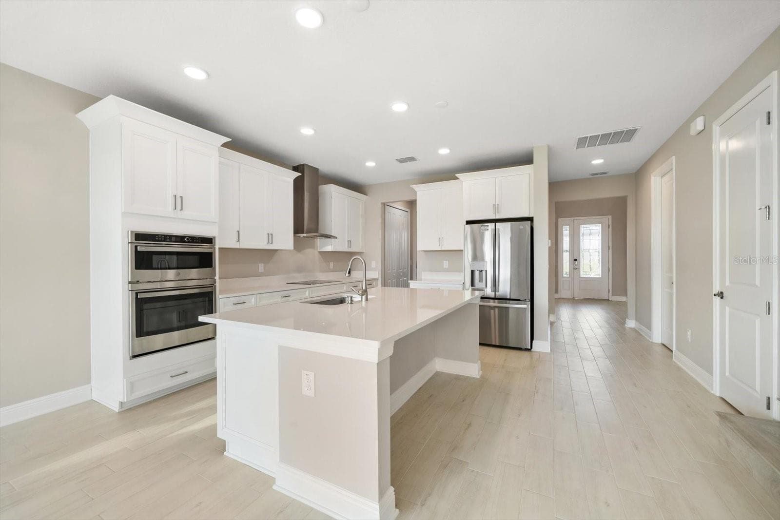 5707 Maydale Ave photo 4