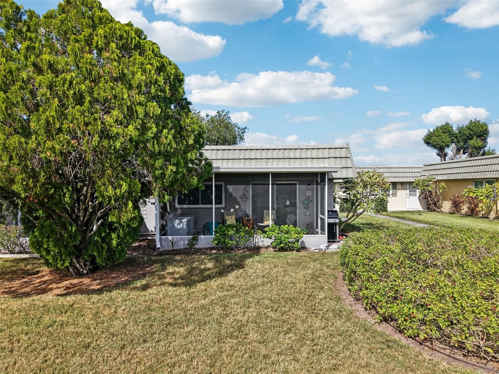 201 Kings Blvd #13