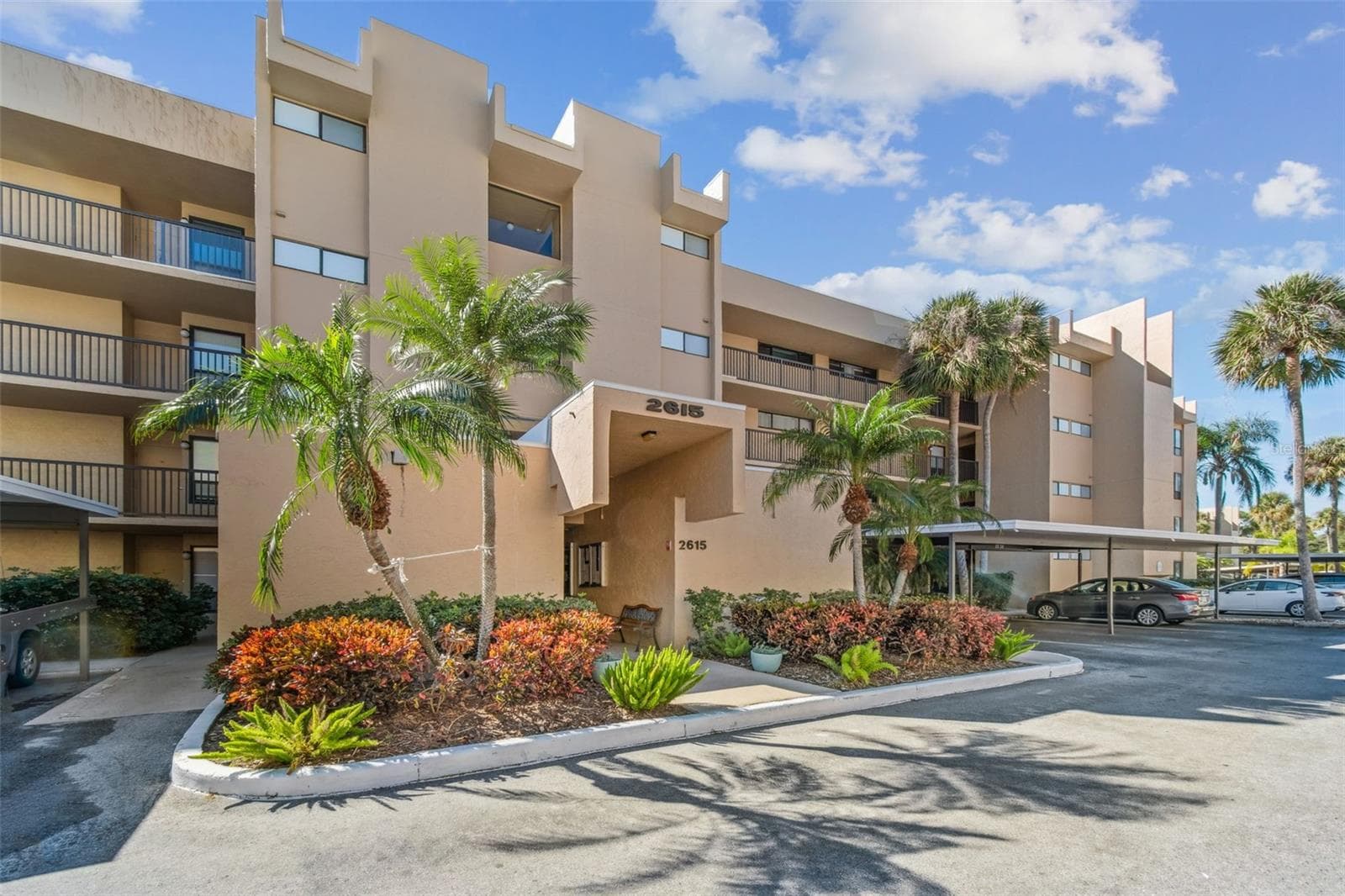 2615 Cove Cay Dr #409 photo 3