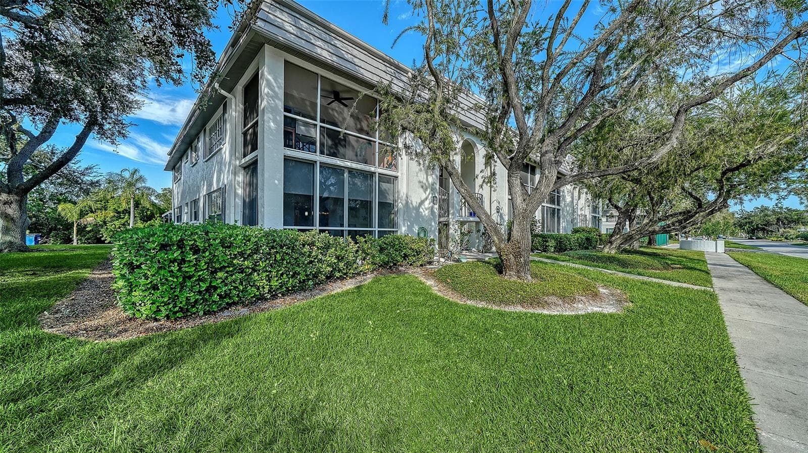 1701 Southwood St #1701 photo 3