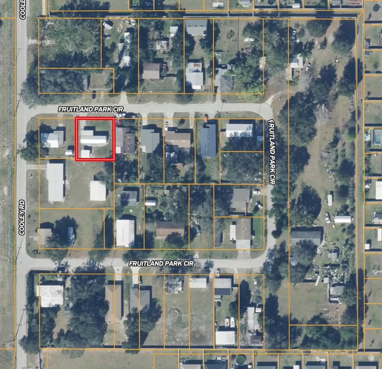 1821 Fruitland Park Cir