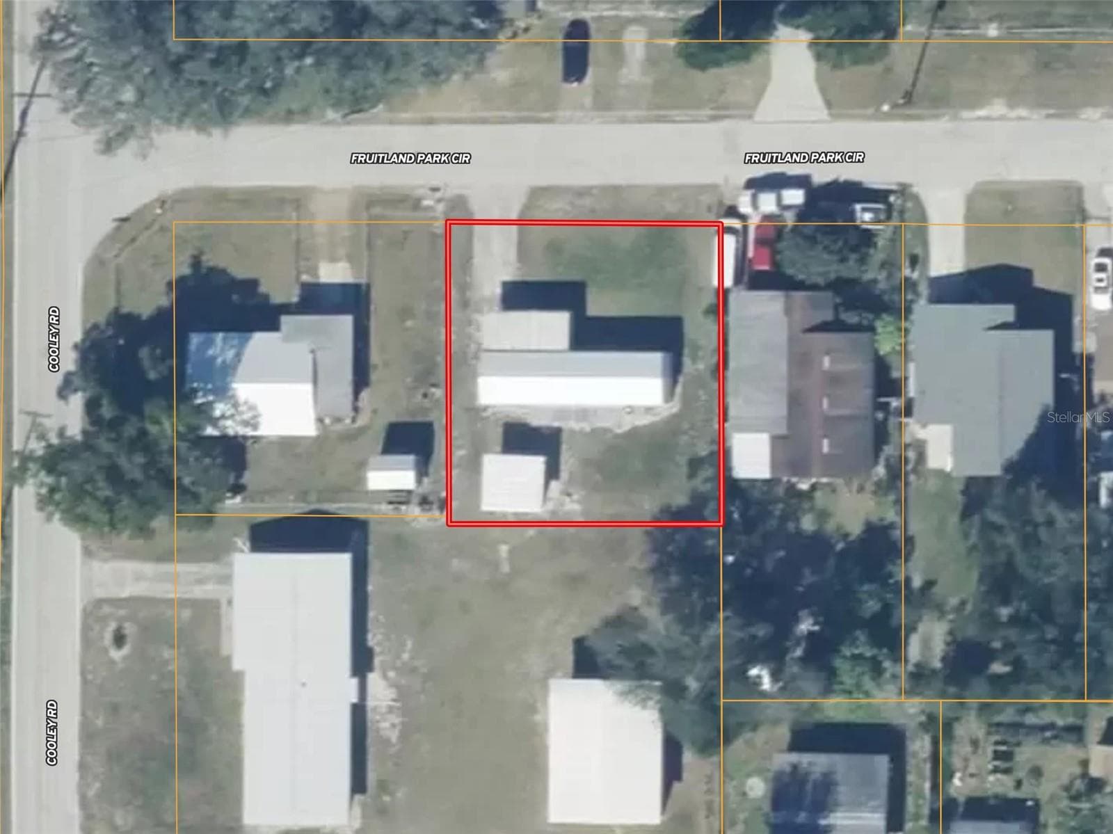 1821 Fruitland Park Cir photo 3