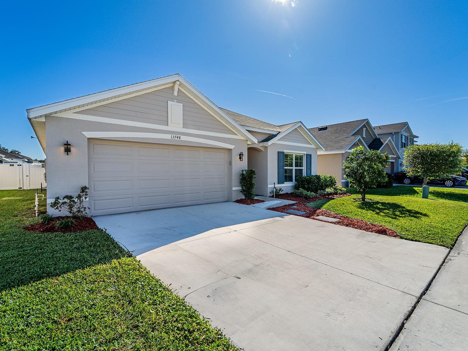 13748 Wineberry Dr photo 3