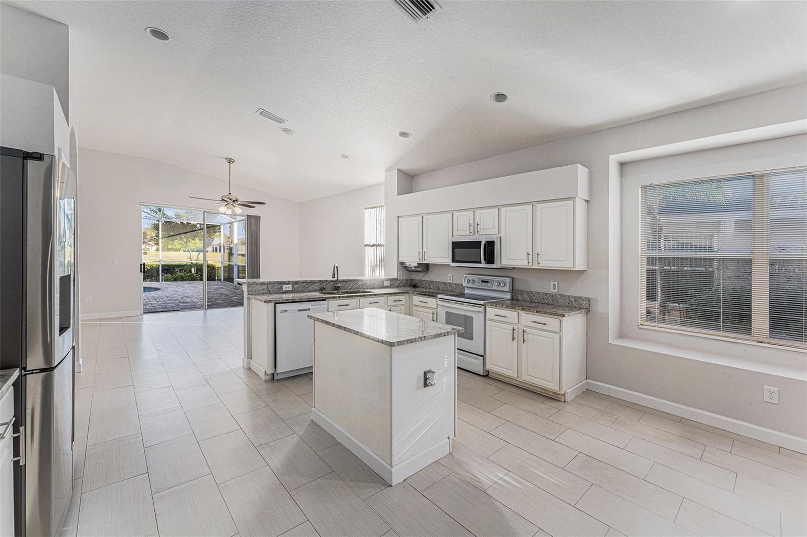 3316 Stonebridge Trl photo 5