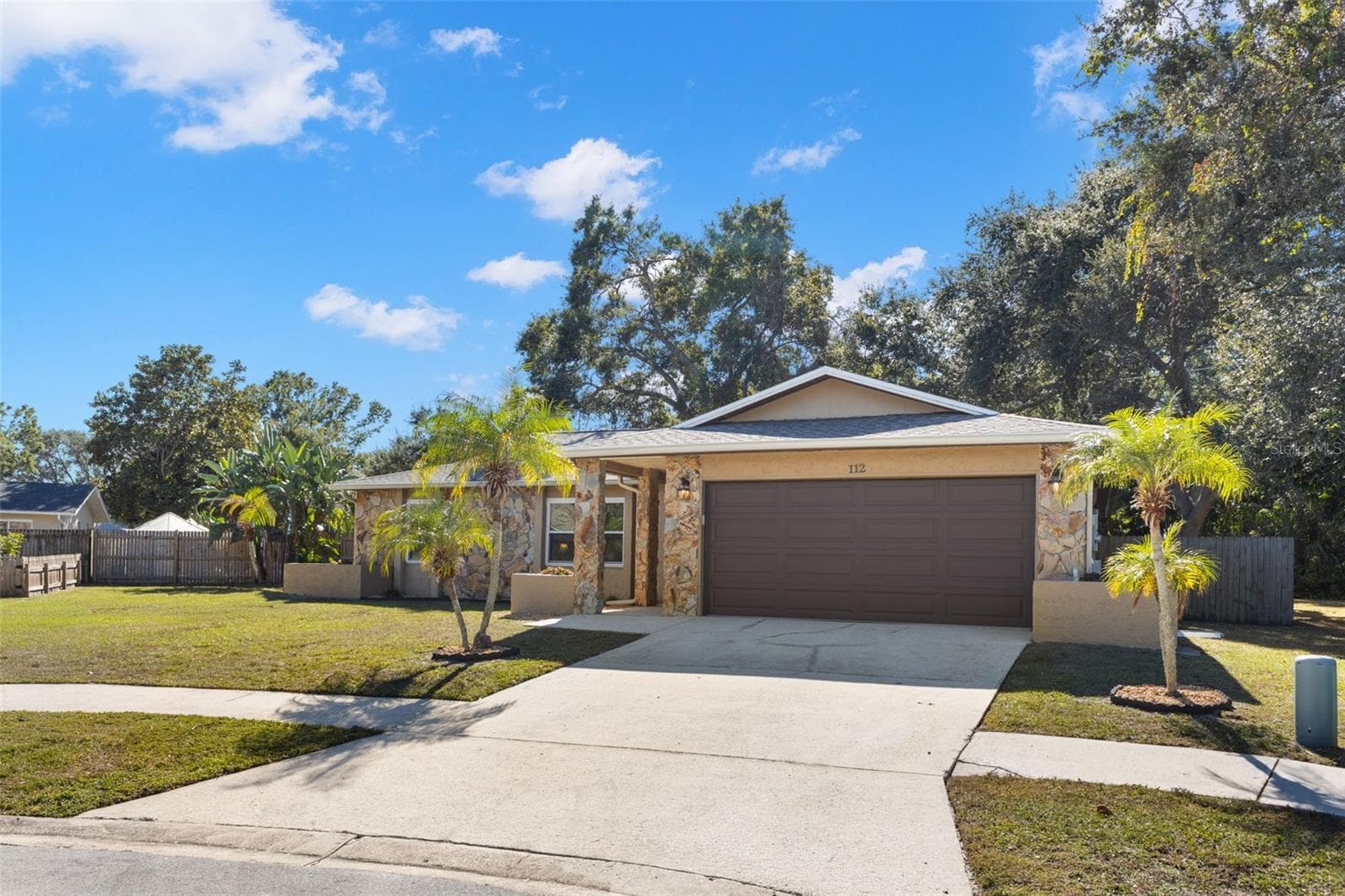 112 Meadowcross Dr photo 3